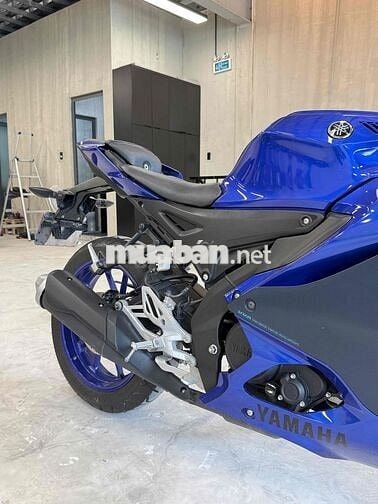 Cần bán Yamaha R15 V4 – đăng ký 2023, odo 4.800 km