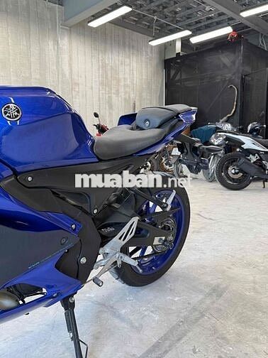 Cần bán Yamaha R15 V4 – đăng ký 2023, odo 4.800 km