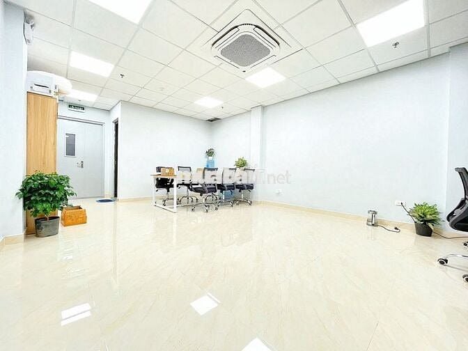 Cho thuê văn phòng Nguyên Hồng 50m2 chỉ 11tr bãi oto cách 10 bước