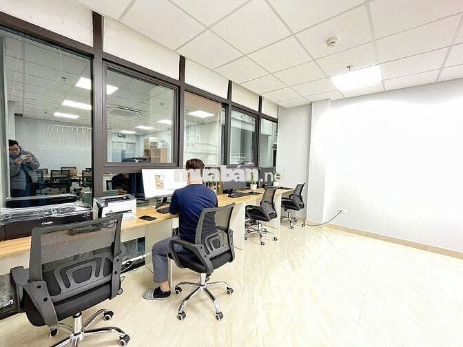 Cho thuê văn phòng Nguyên Hồng 50m2 chỉ 11tr bãi oto cách 10 bước