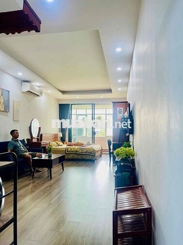CẦN BÁN TẬP THỂ MẶT PHỐ NGUYỄN CHÍ THANH - BAN CÔNG VIEW PHỐ