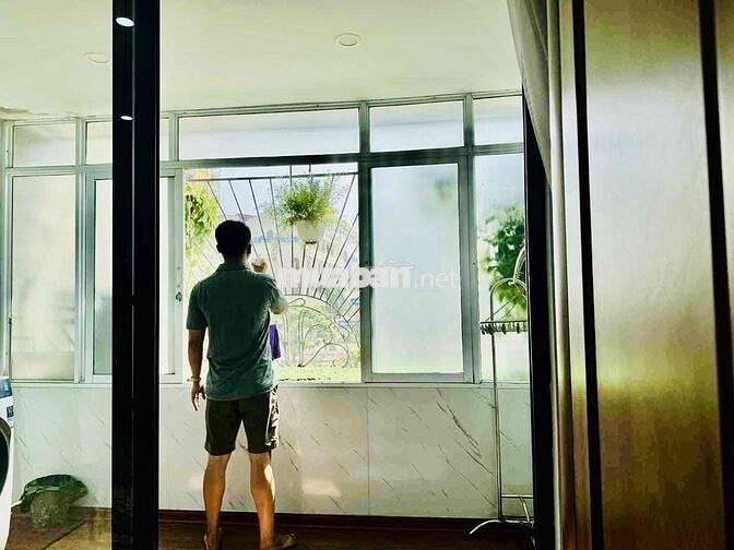 CẦN BÁN TẬP THỂ MẶT PHỐ NGUYỄN CHÍ THANH - BAN CÔNG VIEW PHỐ