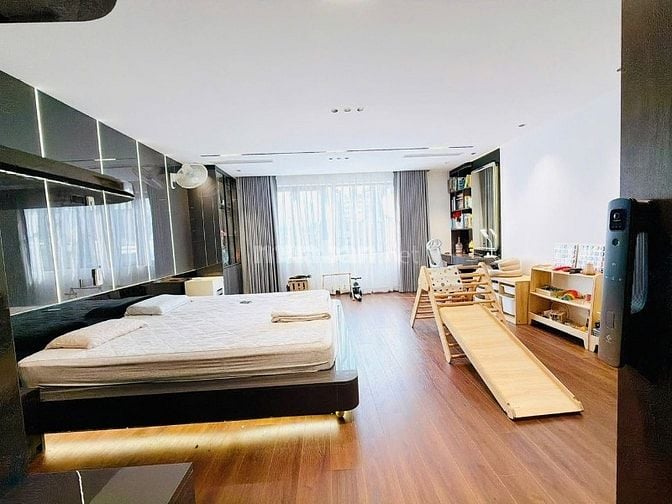 Bán tòa nhà văn phòng phố Lạc Trung, P/Lô, vỉa hè ô tô tránh, 78m2, 8t