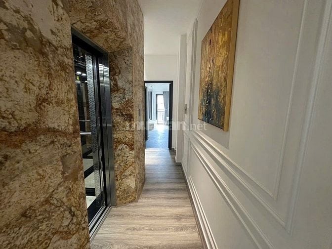 MẶT TIỀN ĐINH CÔNG TRÁNG. NHÀ ĐẸP CÓ THANG MÁY