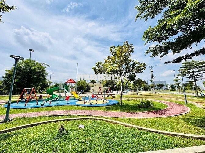 BÁN LÔ ĐẤT BÁ TÙNG  BAN BAN 5 GẦN CÔNG VIÊN