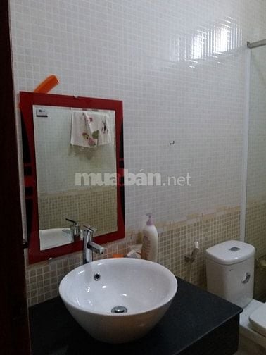 Nhà rộng cho thuê ở hoặc kinh doanh