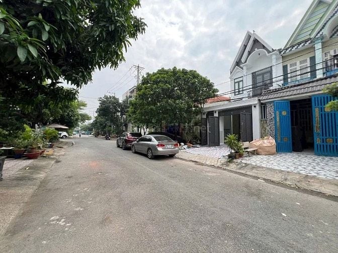 Nhà mặt tiền 16m hiện đại 5mx22m đi bộ ra chợ  đúc 1 lầu 4 p.n 4wc