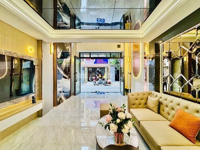 Siêu phẩm lên sóng nhỉnh 4tỷ đường 59 hẻm lớn 7m có vỉa hè, thang máy