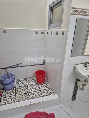 Cho thuê nguyên căn nhà mới - Đầm Sen Q11