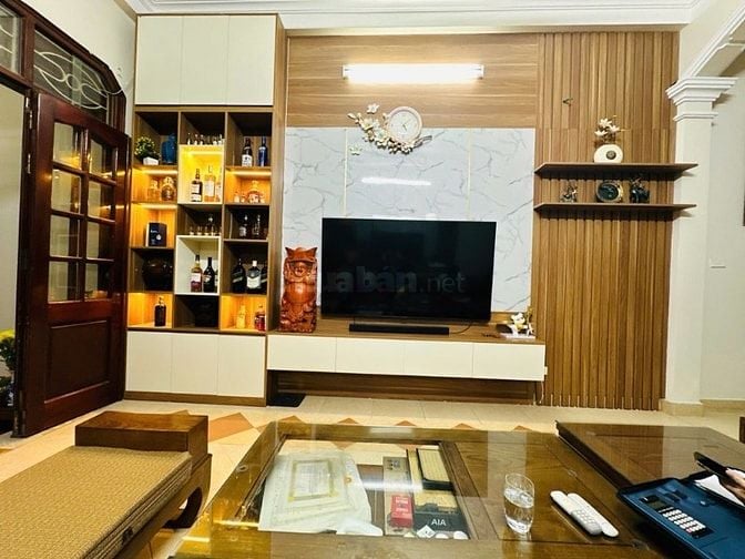 NGỌC THỤY GẦN 60M2. Ô TÔ ĐỖ CỬA. 4 PHÒNG NGỦ RỘNG. GẦN VIỆT PHÁP. 10 T