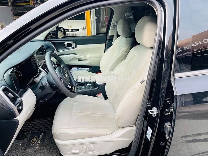 Kia Sorento 2021 Luxury 2.2 AT - 50,000 km.