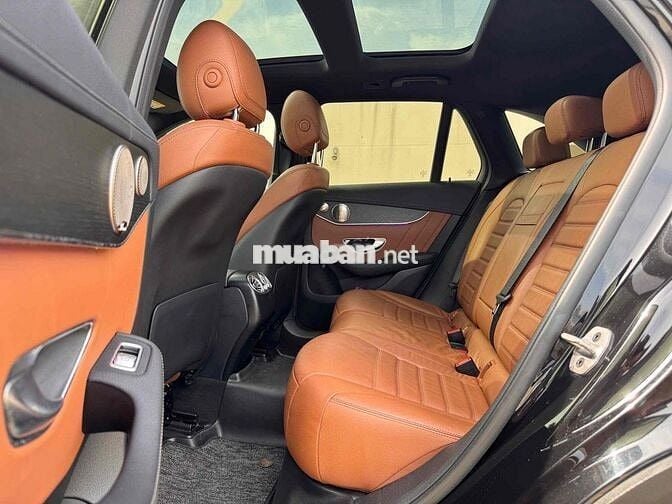 Mercedes Benz GLC300 V1 2022 - 39000 km