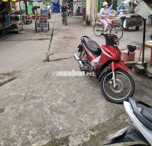 Nhà nguyên ngay trong lòng chợ Trần Văn Quang - 4❌8 trệt 1 lầu đúc