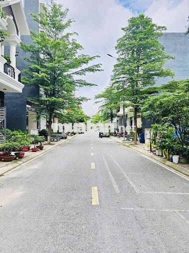 Nhà phố mới hoàn công Phú Hồng Khang gần ngã Miếu Ông Cù,chợ Phú Phong