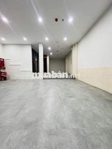 Bán căn hộ dịch vụ Triều Khúc, ngõ rộng, mặt tiền lớn, 100m2 20.9 tỷ