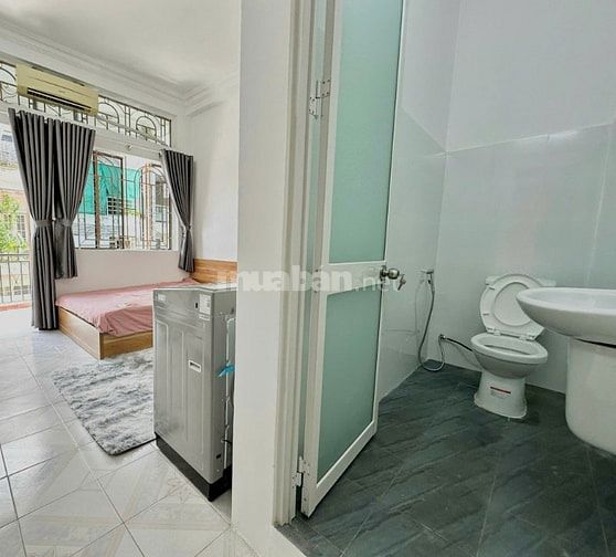 Cho thuê căn hộ studio ban công - gần chợ bà chiểu và trường đại học