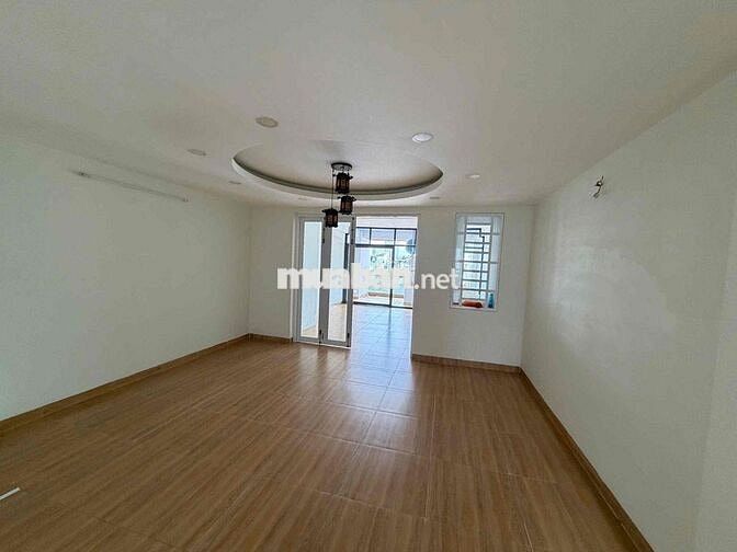 Cho thuê nhà mặt phố 102m2 tại Phước Hải , Nha Trang