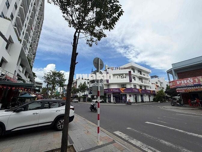 Cho thuê nhà mặt phố 102m2 tại Phước Hải , Nha Trang