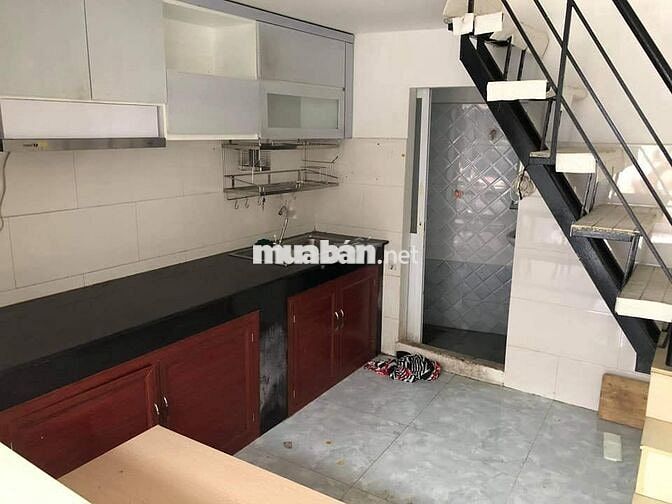 Nhà hẻm Nguyễn Hữu Cảnh. P.22. Bình Thạnh 3.2x8.5m.2PN 3WC; 14tr (TL)