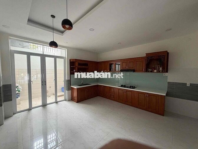 Cho thuê nhà mặt phố 102m2 tại Phước Hải , Nha Trang