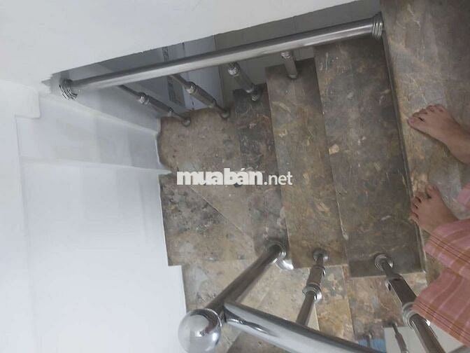 Mình còn dư 2 tầng trên lầu ...1 tầng 2 pn 1 tolet cần cho thuê