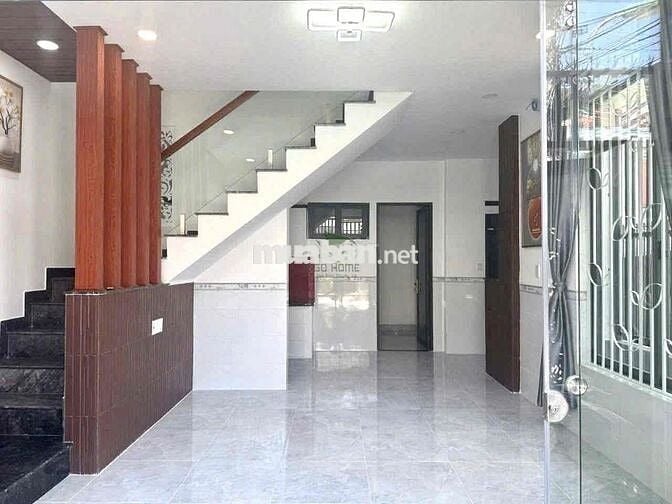 CHO THUÊ NHÀ 3 TẦNG MỚI 100% XÂY HAI MẶT TIỀN Ở BẮC NHA TRANG GIÁ 15 T