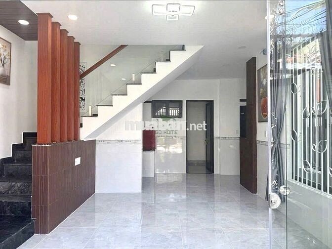 CHO THUÊ NHÀ MỚI XÂY 4 PHÒNG NGỦ HAI MẶT TIỀN PHÍA BẮC NHA TRANG