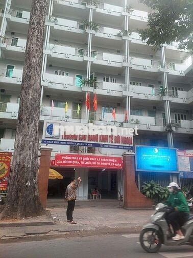 Cho thuê nhà đường Võ Văn Kiệt P1.Q5 DT.2m5×8m2 } 1 Lầu 2 Phòng 1 wc.