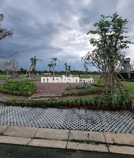 Nền hẻm hông cái răng giá rẻ (Nam Long 2)