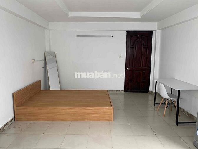 Nhượng lại CHDV mặt tiền đường P8