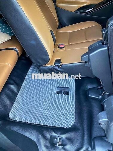 Toyota Innova 2018 2.0E - 200000 km