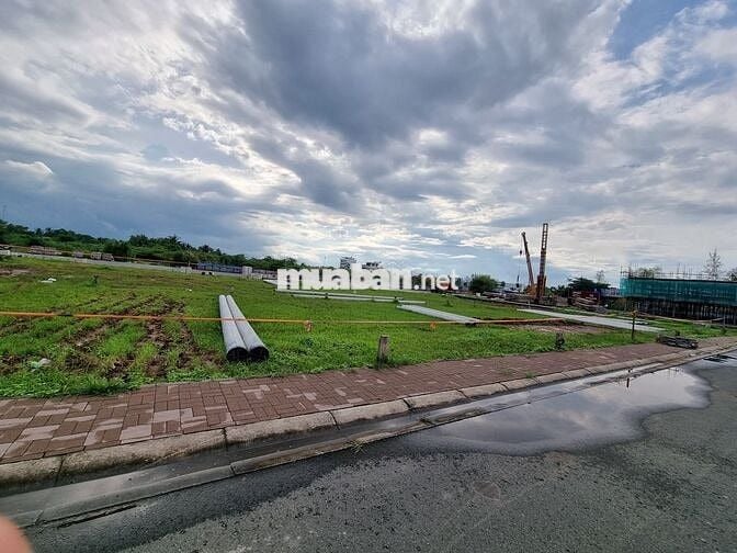 Nền hẻm hông cái răng giá rẻ (Nam Long 2)