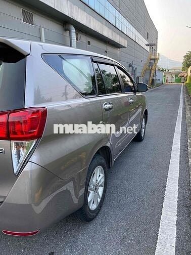 Toyota Innova 2018 2.0E - 200000 km