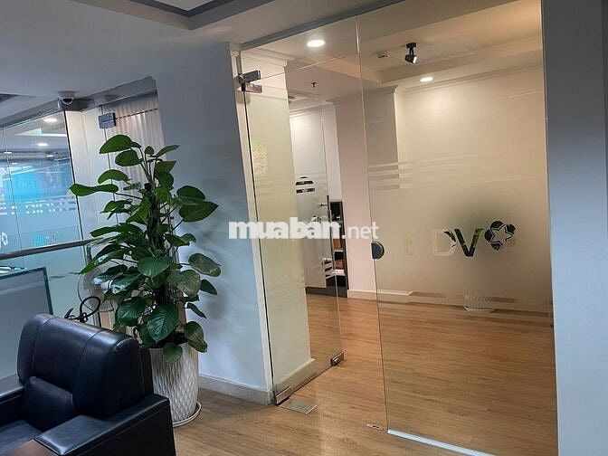 🌟 GẤP! CHO THUÊ VĂN PHÒNG MẶT TIỀN NGUYỄN THIỆN THUẬT Q.3 - 81M2