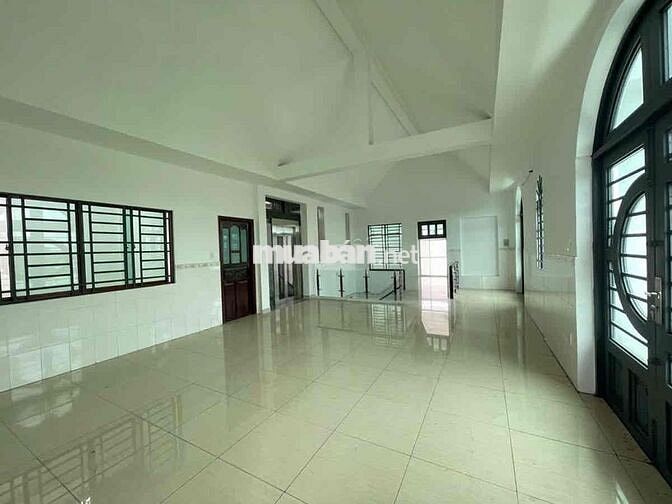 SIÊU PHẨM SÀN TRỐNG SUỐT - Hoà Bình, P5, Q11- DTSD 1000m2 nở hậu 33m