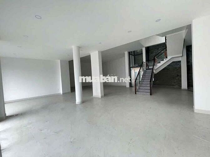 SIÊU PHẨM SÀN TRỐNG SUỐT - Hoà Bình, P5, Q11- DTSD 1000m2 nở hậu 33m