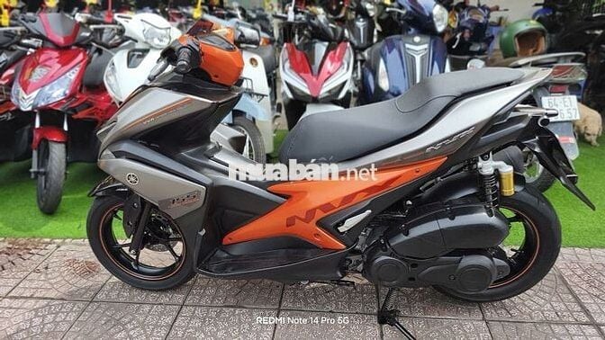 Xe máy Yamaha NVX 155 màu Cam Xám Đen