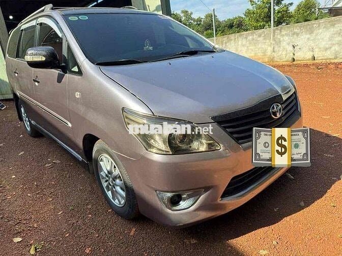 Toyota Innova 2013 2.0E - 95000 km