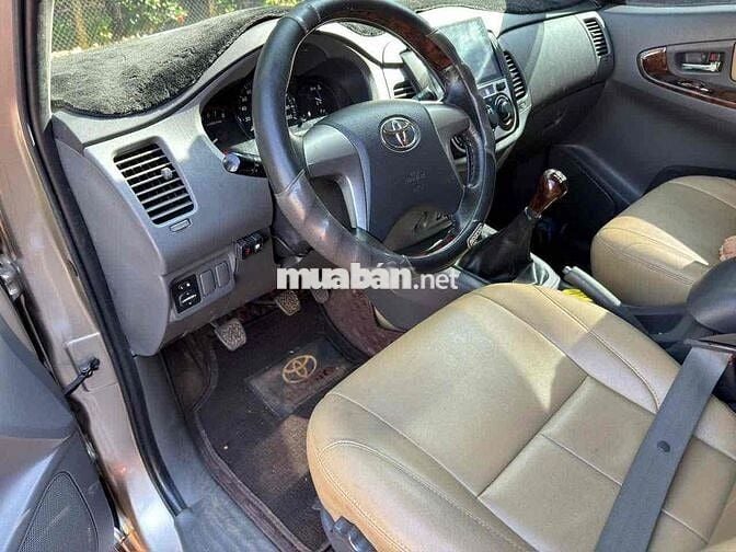 Toyota Innova 2013 2.0E - 95000 km