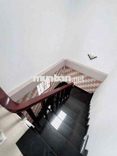 Giáp Phú Nhuận - Q1- Cụ Thể Bùi Đình Tuý- 4PN- 3 Tầng