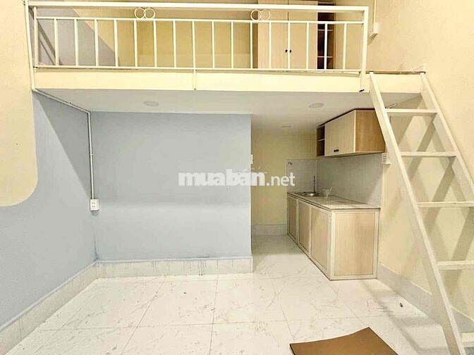 NẰM NGAY CẦU VƯỢT LINH XUÂN. QL1K
