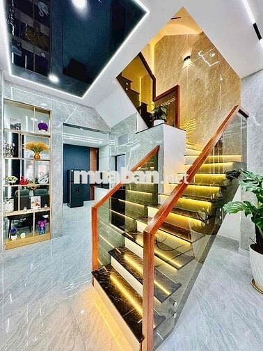 cho thuê nhà đường số 18 p8 (4,3x17)  3 lầu , 4pn , 3wc