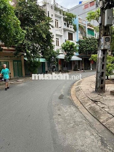 Bán nhà mặt tiền trung tâm Quận 6