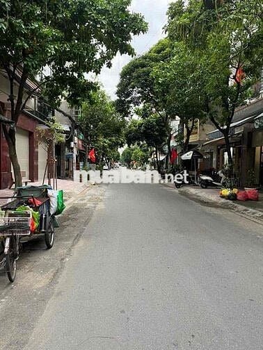 Bán nhà mặt tiền trung tâm Quận 6