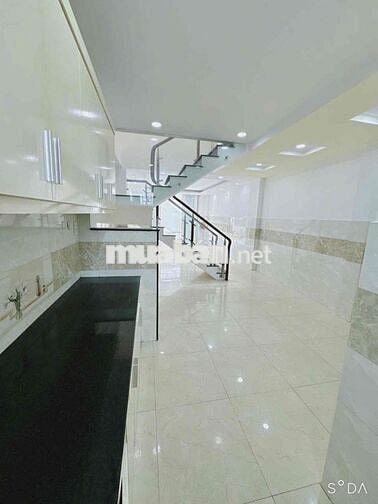 nhà ở 1 trệt, 1 lầu Phú Thọ Hoà