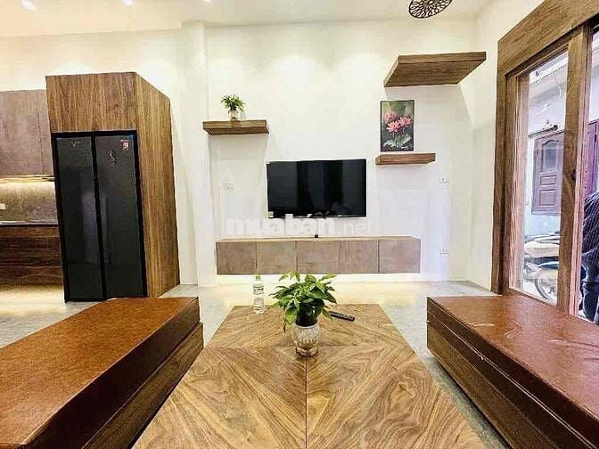 BÁ.N NHÀ GIÁP DANH PHỐ ĐẠI LA_HAI BÀ TRƯNG. LÔ GÓC, NỘI THẤT XỊN SÒ