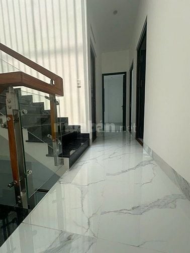 Bán nhà mới xây hẻm xe máy gần đường lớn , Giá 5.8 tỷ