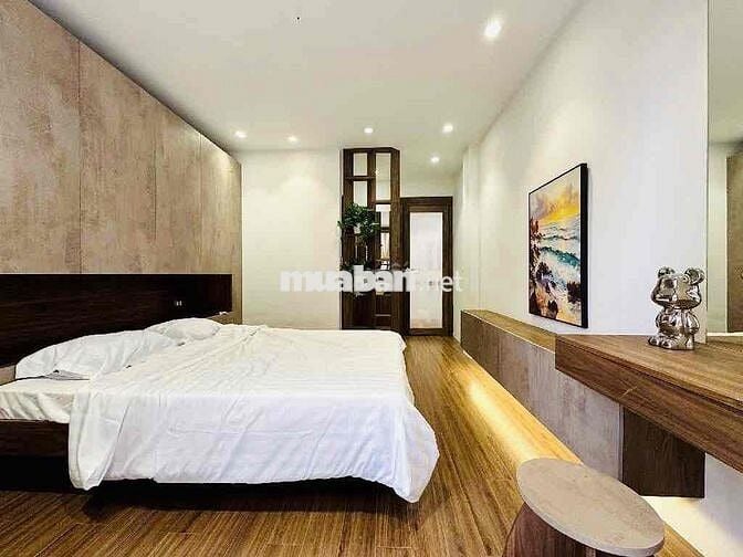 BÁ.N NHÀ GIÁP DANH PHỐ ĐẠI LA_HAI BÀ TRƯNG. LÔ GÓC, NỘI THẤT XỊN SÒ