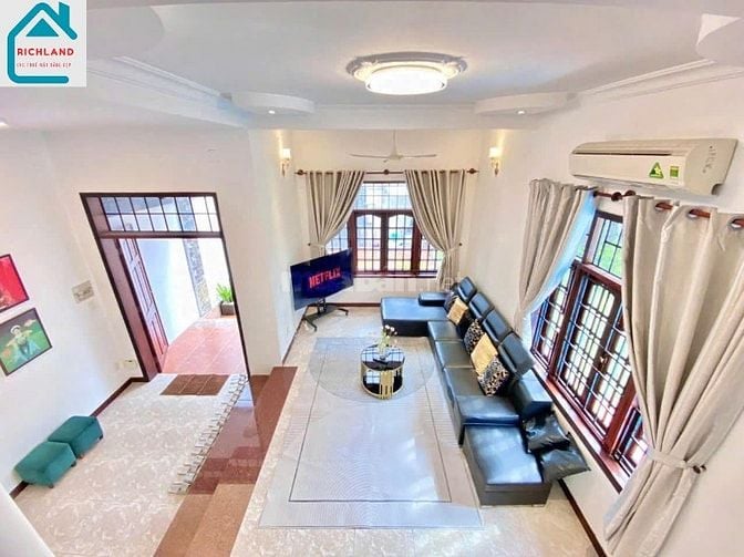 Cho thuê biệt thự 25A Nguyễn Ư Dĩ P.Thảo Điền Q.2 + Diện tích: 20mx35m