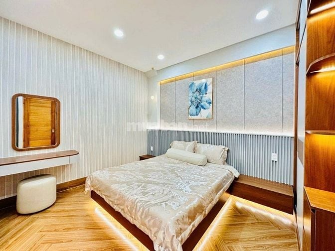 Cần bán căn nhà nhỏ xinh nằm ngay trung tâm Gò Vấp, đường 14, P8. 39m2